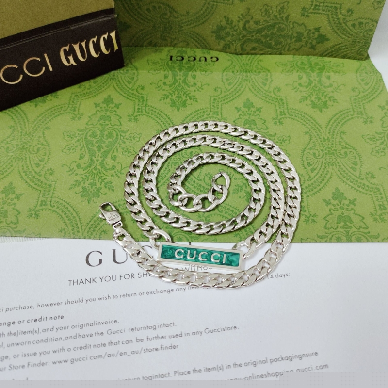 G*u*i necklaces
